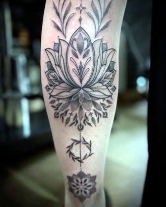 Lotus and ornamental lower-leg piece