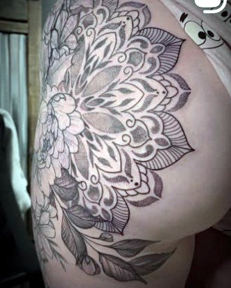 Mandala shoulder cap